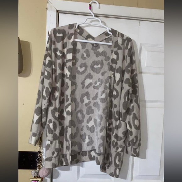 Cardigan - Picture 1 of 2